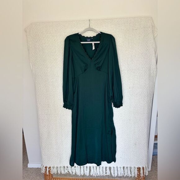 NWT Green Satin Empire Midi Dress✨ - Picture 9 of 11